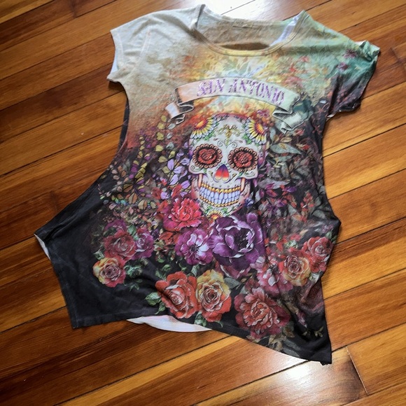 EUC- Graphic Tee Sweet Gisele San Antonio Day of the Dead Design - Picture 3 of 5